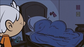 Screenshots from the 2016 Nickelodeon cartoon Overnight Success