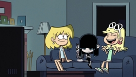 Screenshots from the 2018 Nickelodeon cartoon Fandom Pains