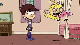 Screenshots from the 2018 Nickelodeon cartoon Really Loud Music