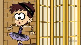 Screenshots from the 2018 Nickelodeon cartoon Really Loud Music