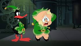 Screenshots from the 2020 Warner Bros. Television cartoon Elf Help