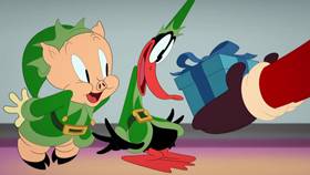 Screenshots from the 2020 Warner Bros. Television cartoon Elf Help