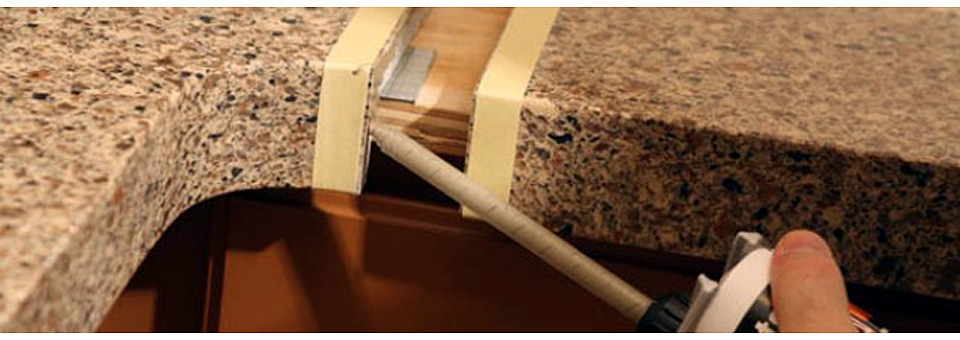 Adhésif pour surfaces