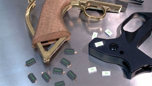 Armi, ciascuna dotata di tag RFID miniaturizzato, gestire dalla soluzione Gun Tracer