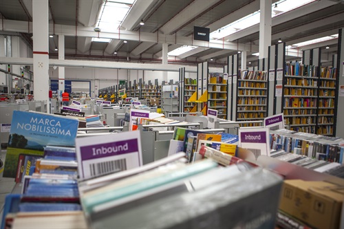 Amazon - Centro di distribuzione di Castel San Giovanni – interni