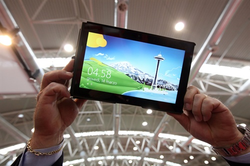 Lenovo - il Thinkpad Tablet 2 allo Smau Roma
