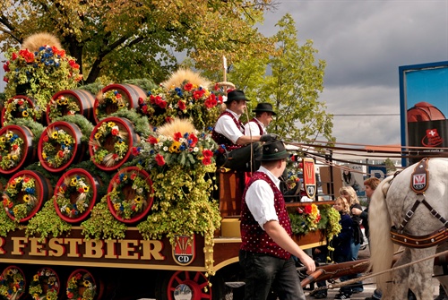 Fig. 3 - Stoccarda - Cannstatter Volksfest - Credit: Len Dog