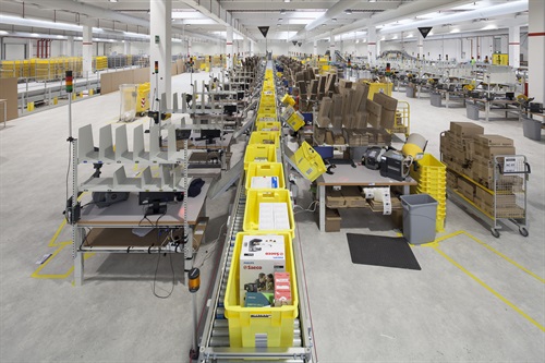 Un particolare del Centro di Distribuzione di Amazon a Castel San Giovanni (PC)