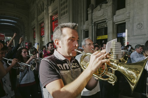 Amazon Flash Mob: 170 suonatori in azione. Credit: Adolfo Frediani

