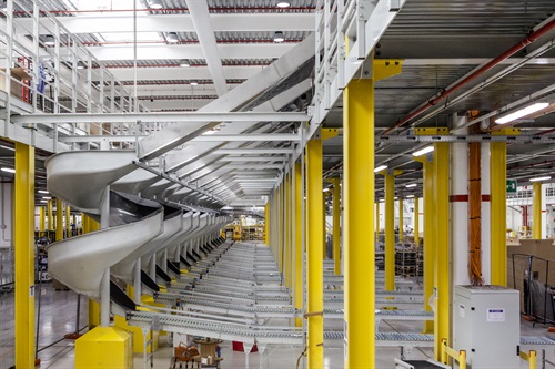 Centro di Distribuzione Amazon di Castel San Giovanni (PC)