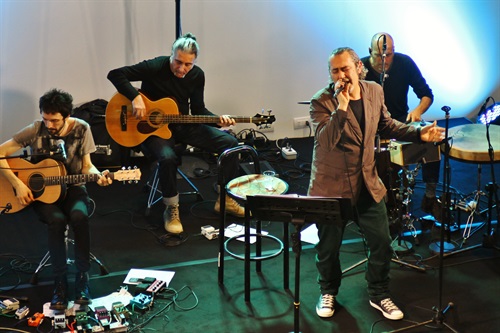Luca Carboni live session @Amazon