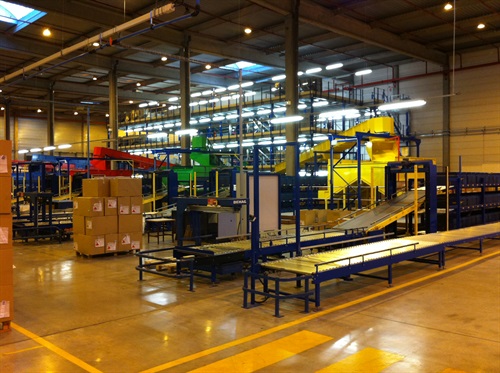 Fig. 7 - Centro di distribuzione di Showroomprive in Francia