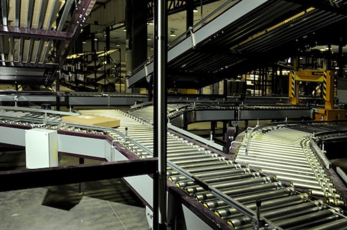 Fig. 6 - Centro di distribuzione di Showroomprive in Francia