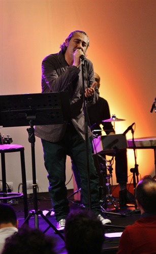 Luca Carboni live session @Amazon