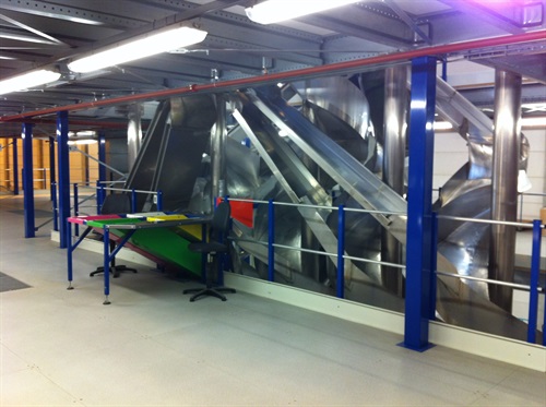 Fig. 2 - Centro di distribuzione di Showroomprive in Francia