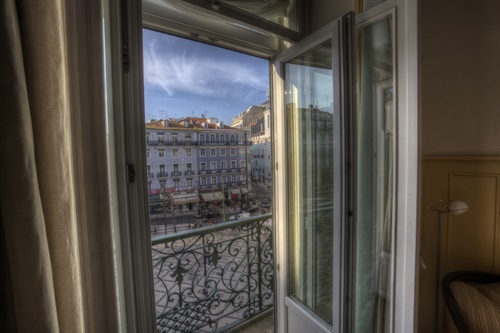 Lisbona, la vista dal Bairro Alto Hotel
