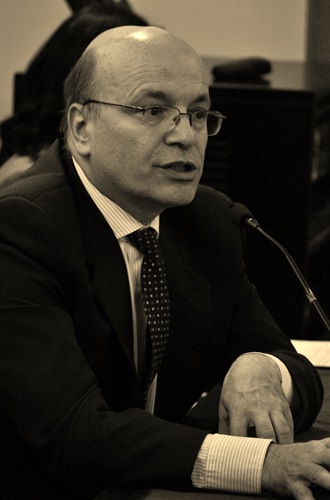 Mario Molteni, professore di Economia aziendale, Corporate Strategy e Corporate Social Responsibility all’Università Cattolica nonché direttore dell’Alta Scuola ALTIS.