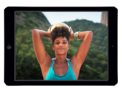 Fig.3 - Braccia toniche! - Alza le braccia e combatti i depositi adiposi sotto al tricipite.
