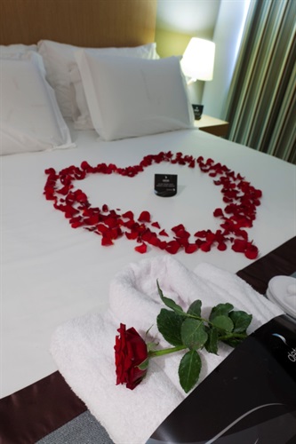 Le richieste romantiche rimangono quelle più soddisfatte dagli albergatori.
Credits Almada hotel