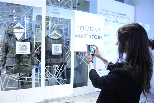 Miroglio - I prodotti del brand sono acquistabili tramite smartphone direttamente dai messaggi pubblicitari, come dai QR Code nelle vetrine degli store milanesi di Motivi, dalle pagine di un quotidiano nazionale e sulle tovagliette di diversi locali 