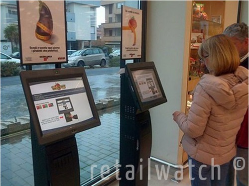 Esselunga – tramite il proprio chiosco permette di permette ai possessori della tessera di scontare, tutti i giorni, fino a sei prodotti dell’assortimento a propria scelta dal 10% al 40% 