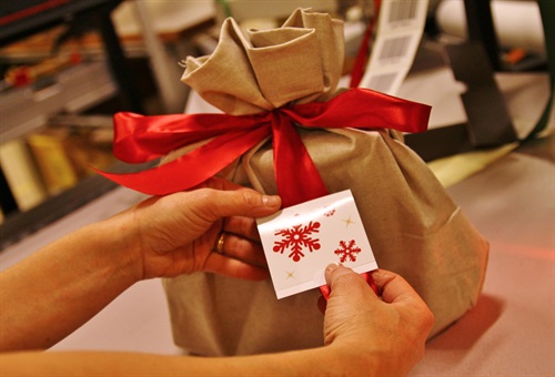 Impacchettamento regali di Natale
