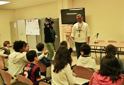 Tareq Rajjal parla agli studenti