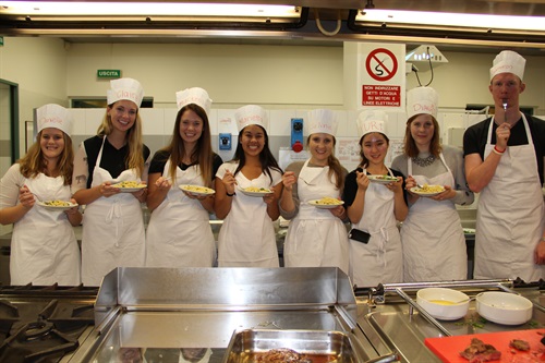 Studenti internazionali del corso di cucina  
