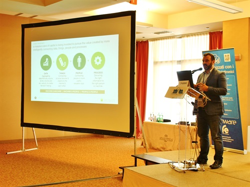 Cosimo Palmisano, VP Product Decisyon, nel panel a M2M Forum