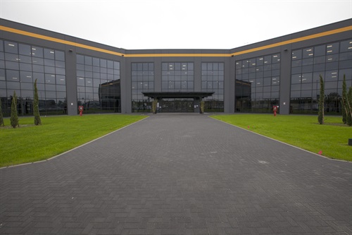 1 - ingresso principale del Centro di Distribuzione Amazon di Castel San Giovanni