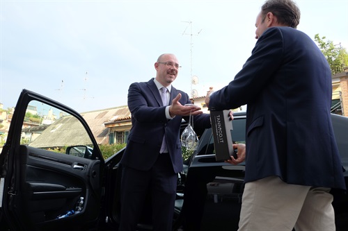 Tannico.it pensa all’aperitivo e Uber te lo consegna