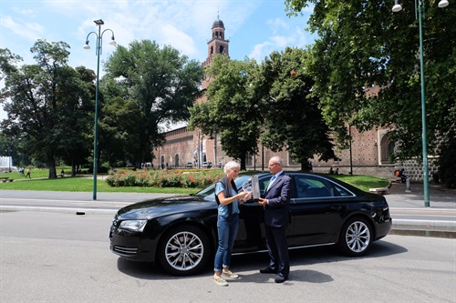 Tannico.it pensa all’aperitivo e Uber te lo consegna - Piazza Castello, Milano