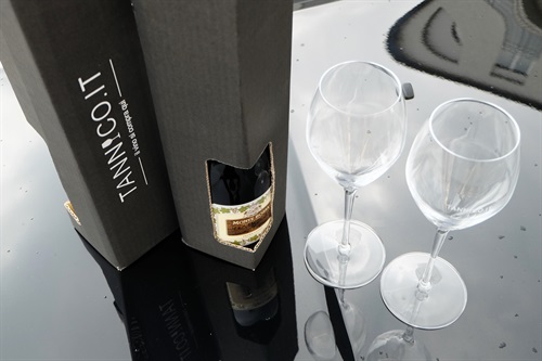 Tannico.it pensa all’aperitivo e Uber te lo consegna 