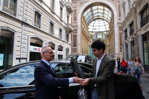 Tannico.it pensa all’aperitivo e Uber te lo consegna - Galleria Vittorio Emanuele, Milano