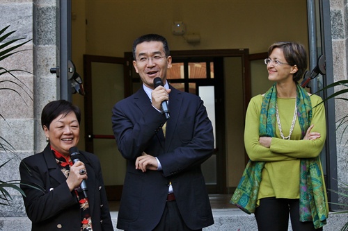 Zhao Xiangdong, console per la Scienza e la Tecnologia, l’Educazione e la Cultura presso il Consolato generale di Milano; Elisa Giunipero, Direttrice dell'Istituto Confucio dell'Università Cattolica