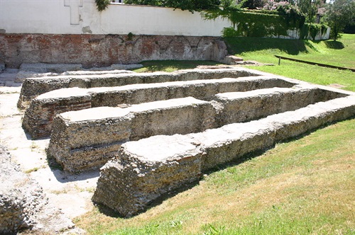 Resti Anfiteatro romano
