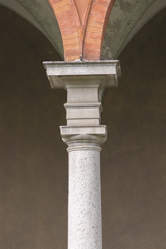 Colonna Chiostro Dorico