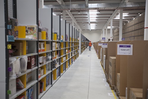 Centro di Distribuzione Amazon di Castel San Giovanni - area di stoccaggio dei prodotti di medie dimensioni