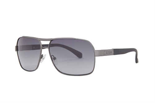 Showroomprive.it Guess 28 Euro.jpg