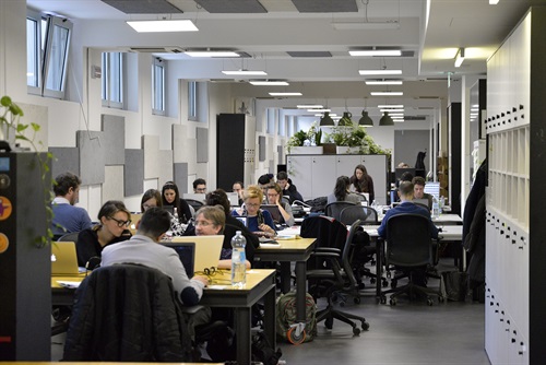 Area di lavoro nel coworking