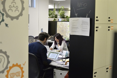 Postazioni di lavoro nel coworking