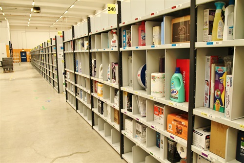 Un corridoio del Centro di Distribuzione di Milano