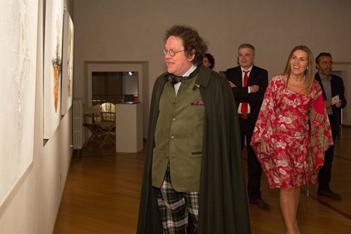 Il critico d'arte Philippe Daverio all'inaugurazione della mostra di Federica Rossi 'Tra madre e terra'