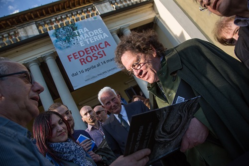 Il critico d'arte Philippe Daverio all'inaugurazione della mostra di Federica Rossi 'Tra madre e terra'