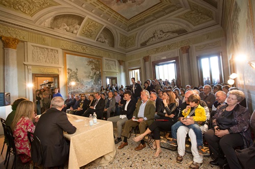 Presentazione della mostra 'Tra madre e terra' di Federica Rossi