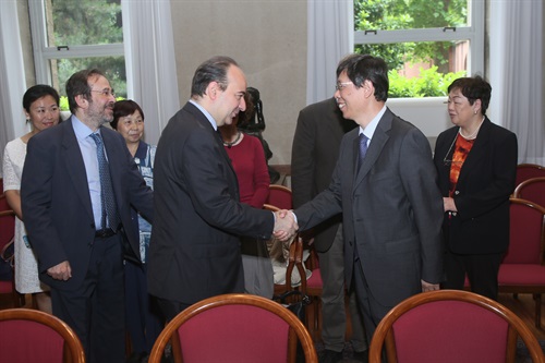 Un momento della sigla