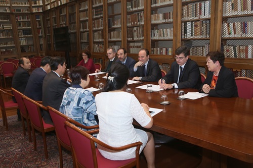 Un momento della sigla