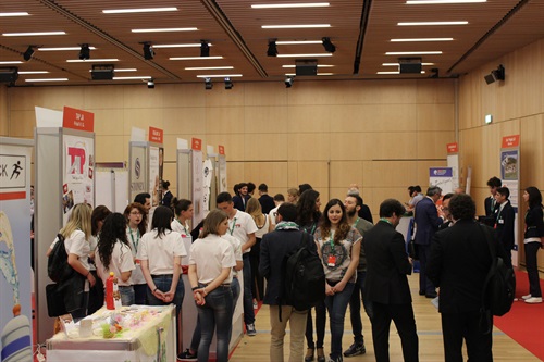 Esposizione delle mini-imprese a BIZ Factory