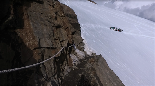 Cordata Amazon verso il rifugio Gnifetti