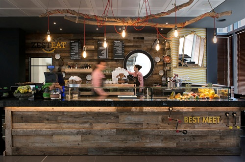 ZestEat sperimenta il self-ordering di prossimità: sceglie SmartTouch Menu